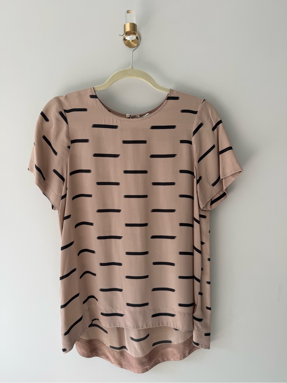 Madewell Dusty Pink Short Sleeve Top with Black Dash Print